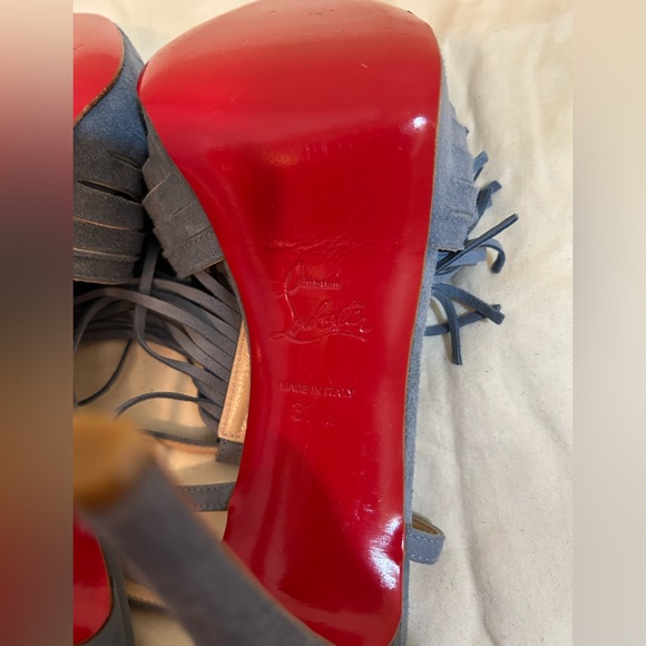 NWOB Christian Louboutin suede fringe t-stap sandals - Picture 8 of 9